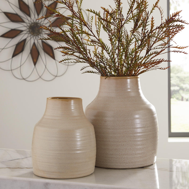  Signature Design by Ashley Millcott A2000582 Vase IMAGE 3