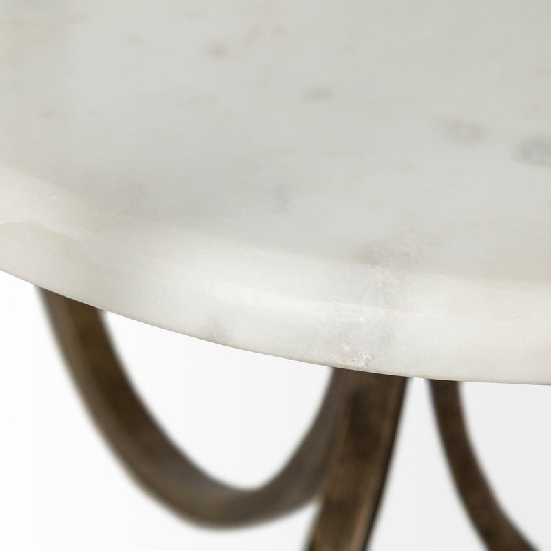 Mercana Reinhardt II End Table 67805 IMAGE 4