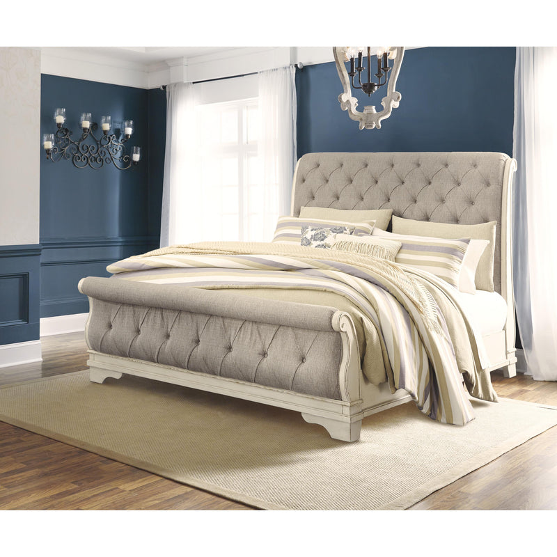 Signature Design by Ashley Realyn California King Sleigh Bed B743-78/B743-76/B743-95 IMAGE 5